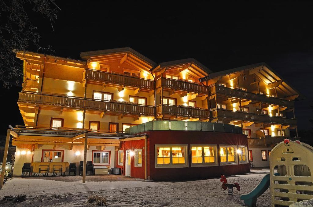 Hotel Grundlhof Bramberg am Wildkogel Zewnętrze zdjęcie